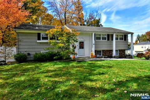 Photo of 8 Prince Court, Wayne, NJ 07470 (MLS # 26040397)