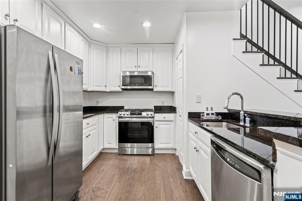 7400 River Road 442