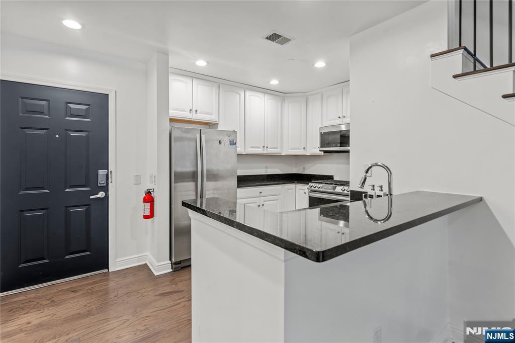 7400 River Road 442