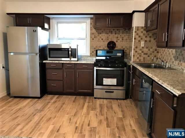 419 Parker Ave, Hackensack, New Jersey - 2 Bedrooms  
1 Bathrooms  
4 Rooms - 