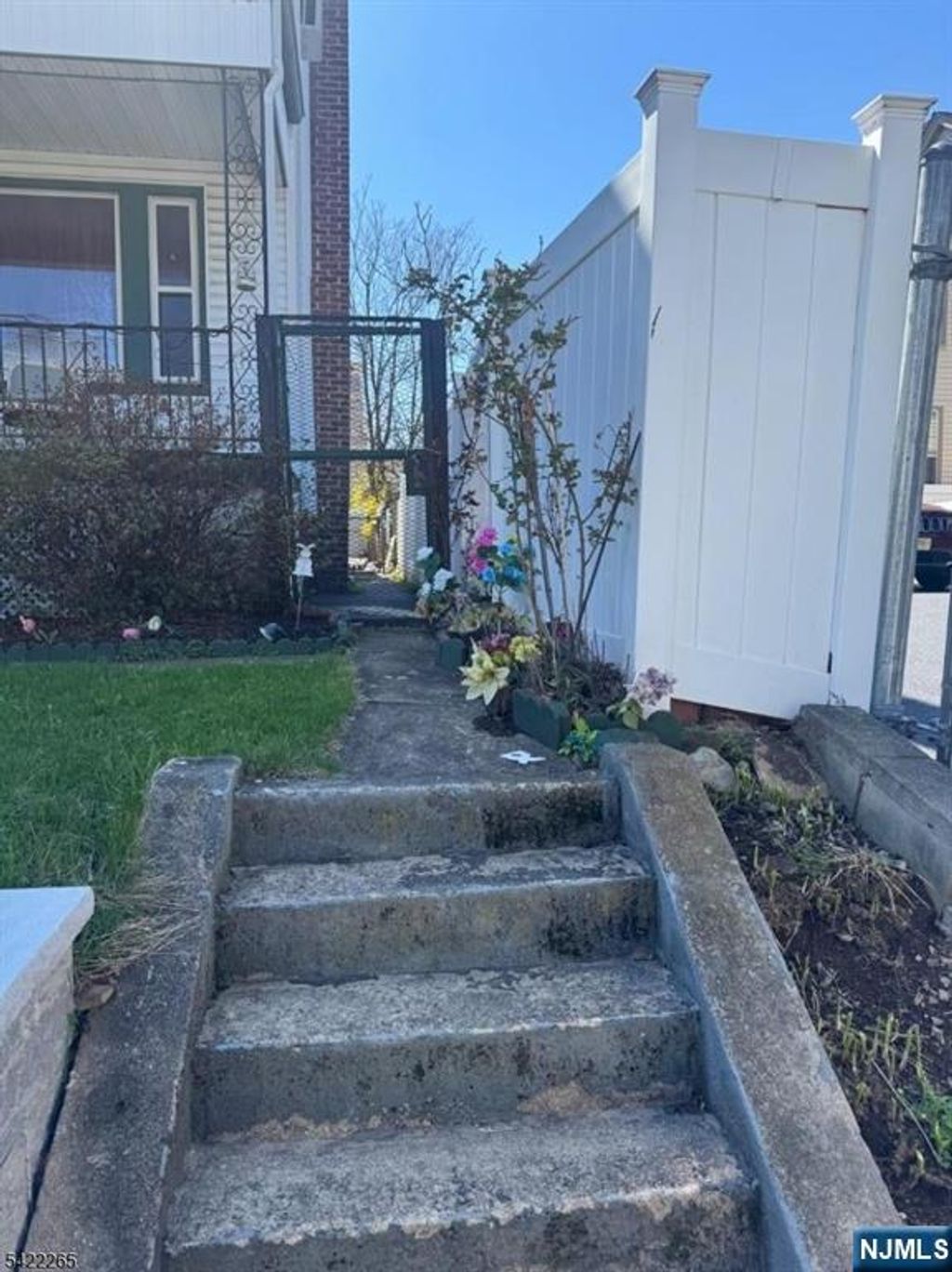 Photo of 14 Helen Place, Newark, NJ 07106 (MLS # 26012572)