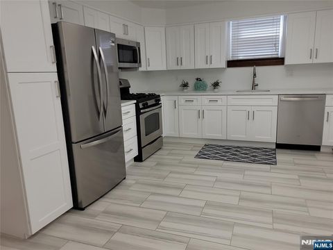 Photo of 156 Chestnut St #A, Rutherford, NJ 07070 (MLS # 25035061)