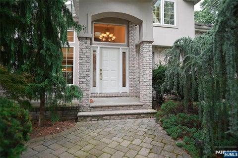 Photo of 1033 Harvard PL, Fort Lee, NJ 07024 (MLS # 26035690)