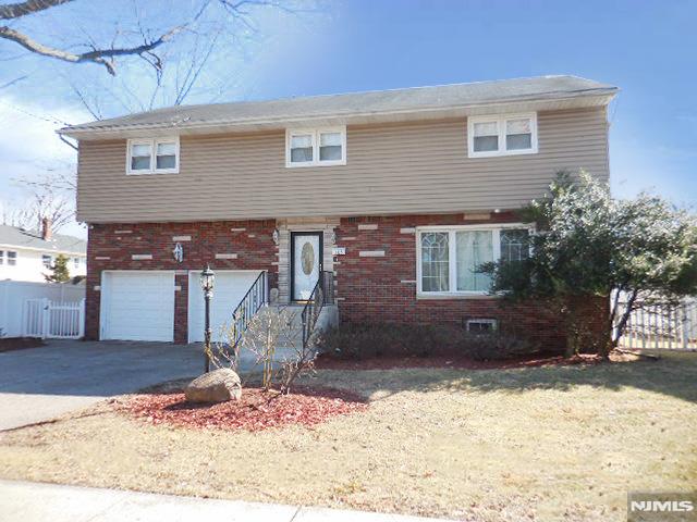 Property for Sale at 105 Orange Street, Englewood, New Jersey - Bedrooms: 4 
Bathrooms: 3 
Rooms: 8  - $864,500