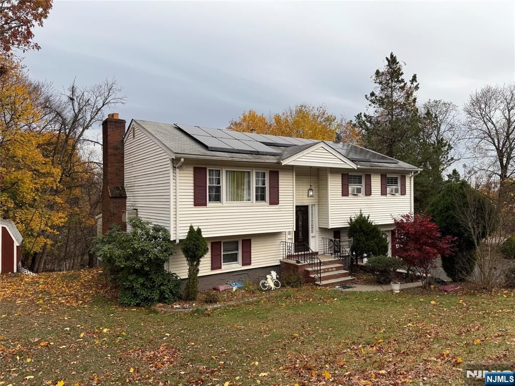 Photo of 1124 Belmont Avenue, North Haledon, NJ 07508 (MLS # 25040209)