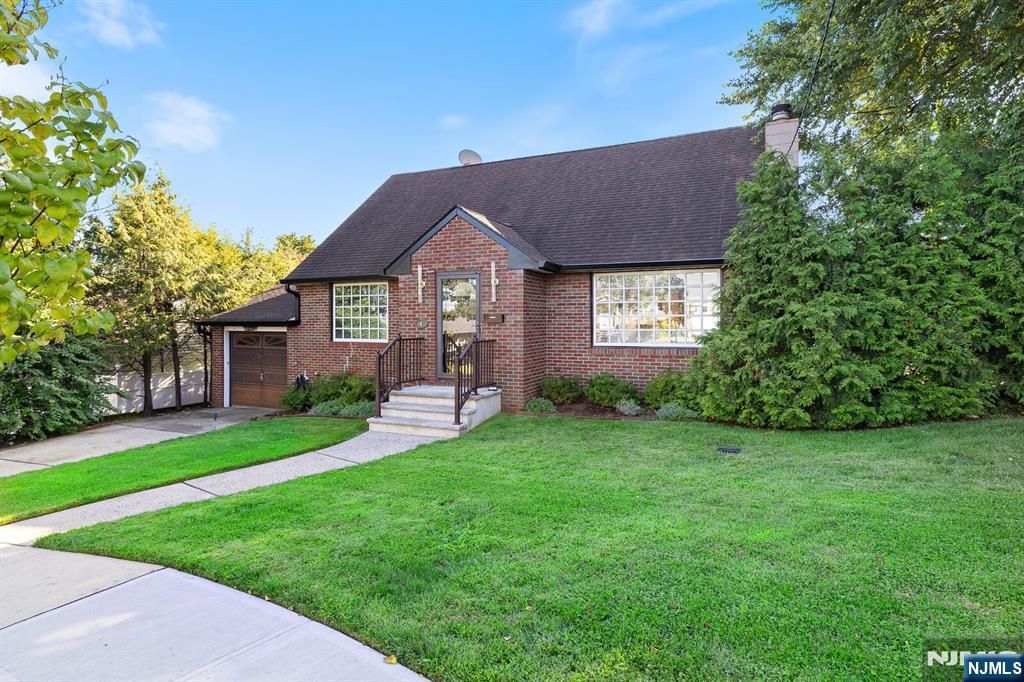 Photo of 4 Gail Place, Secaucus, NJ 07094 (MLS # 25040357)