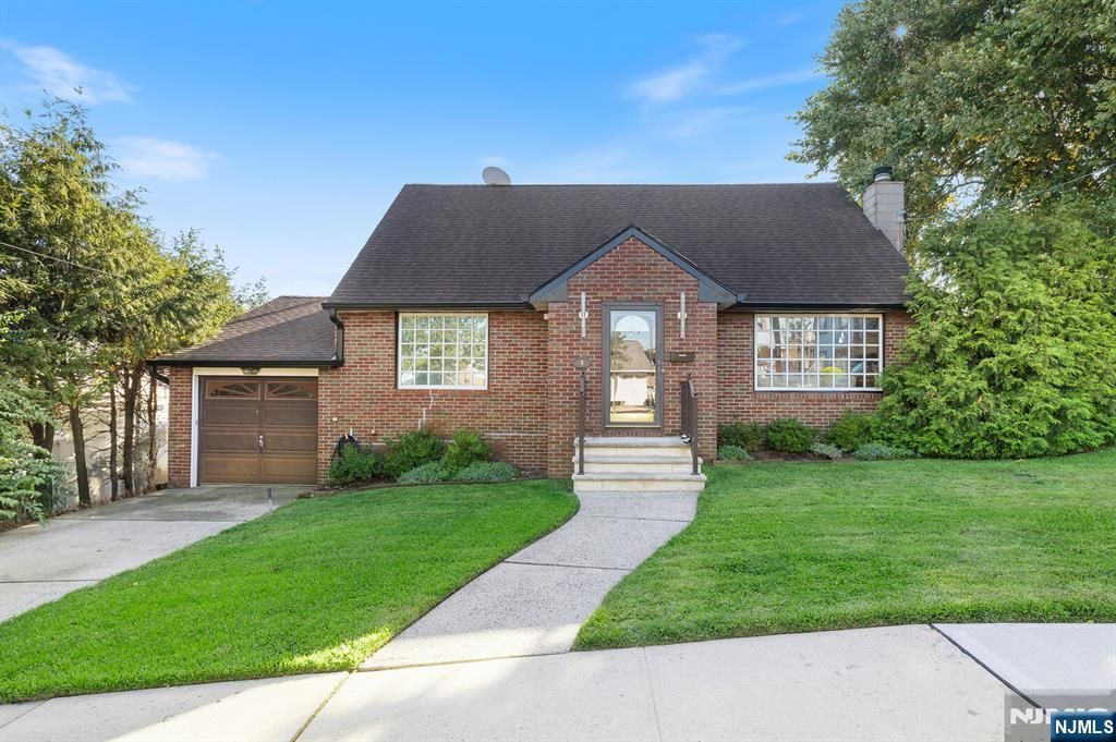 Photo of 4 Gail Place, Secaucus, NJ 07094 (MLS # 25040357)