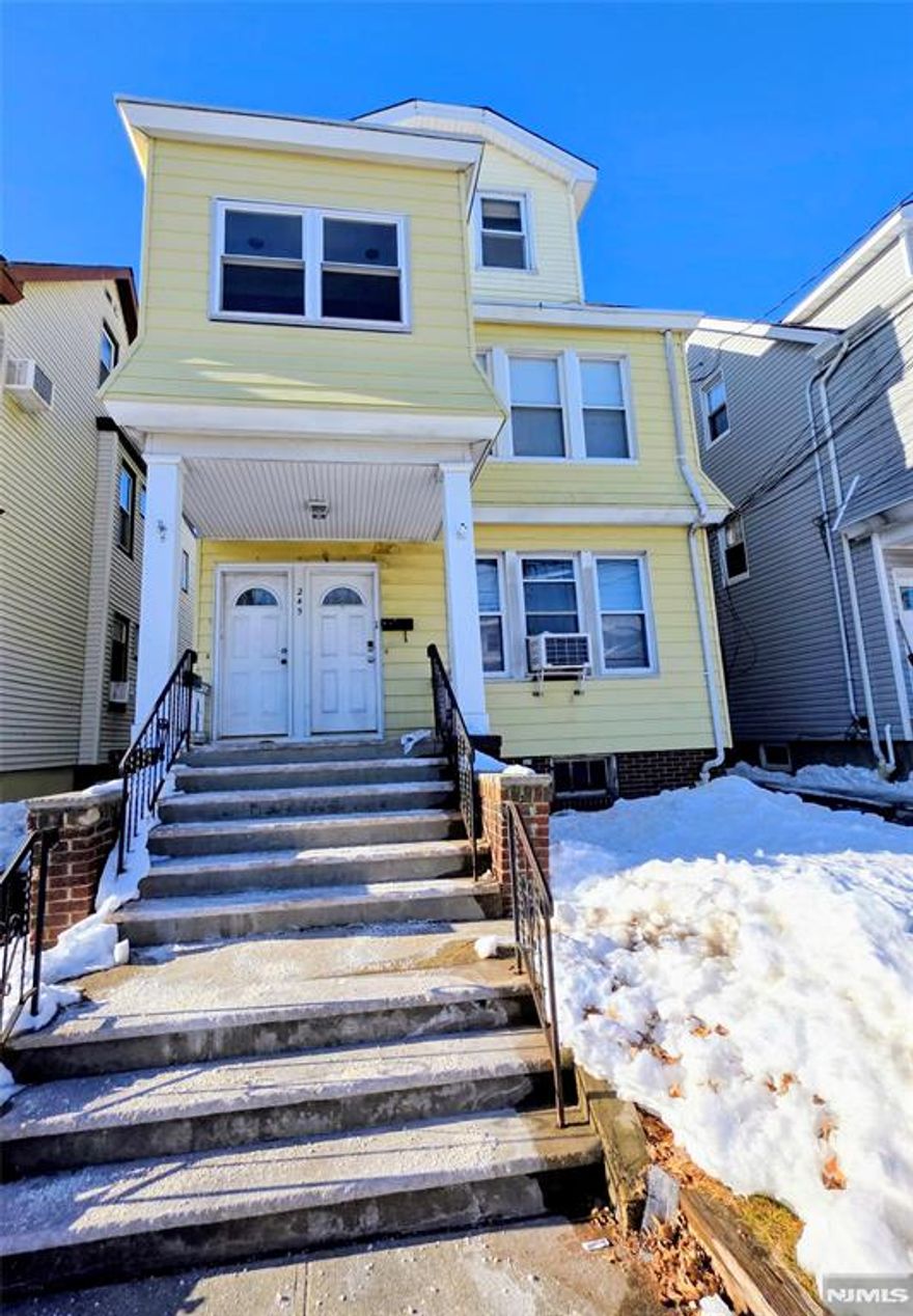 Arlington Section â€“ Nice & Cozy 3rd Floor One-Bedroom Welcome to this charming and cozy one-bedroom apartment located on the 3rd floor in the desirable Arlington section of Kearny. Heating system is together with 2nd floor where 3rd floor pays 1/3 of the heating bill. Conveniently situated just steps from Kearny Avenue, this unit offers easy access to public transportation with direct routes to Newark Penn Station, Rutgers University, and New York City. Perfect for commuters and students alike, this apartment provides comfort, convenience, and a prime location close to shopping, dining, and everyday essentials. Washer Dryer included in the Basement.