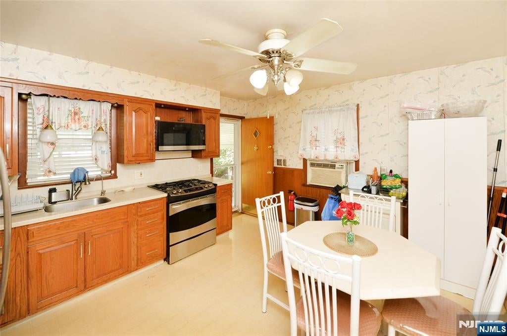 62 Knapp Avenue