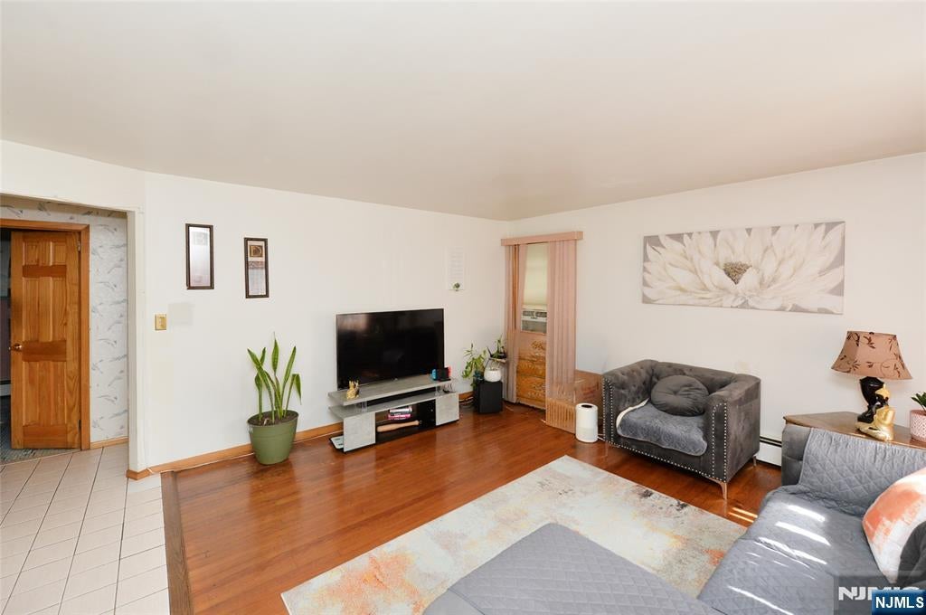 62 Knapp Avenue