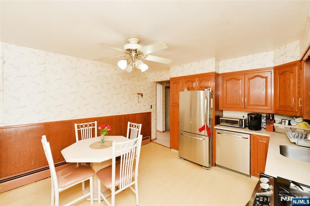 62 Knapp Avenue