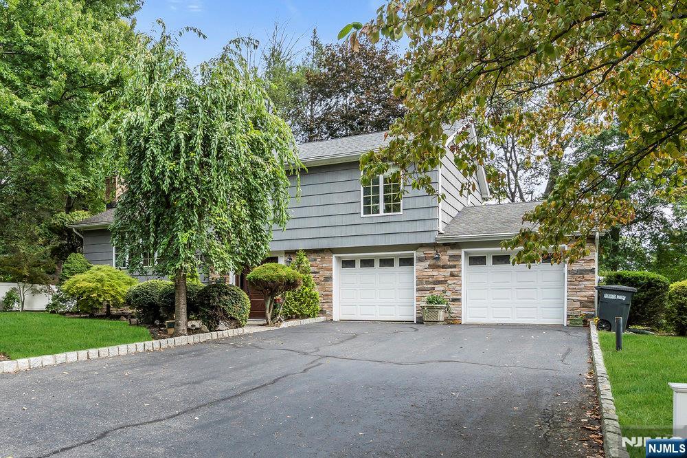 87 Greenbrook Place