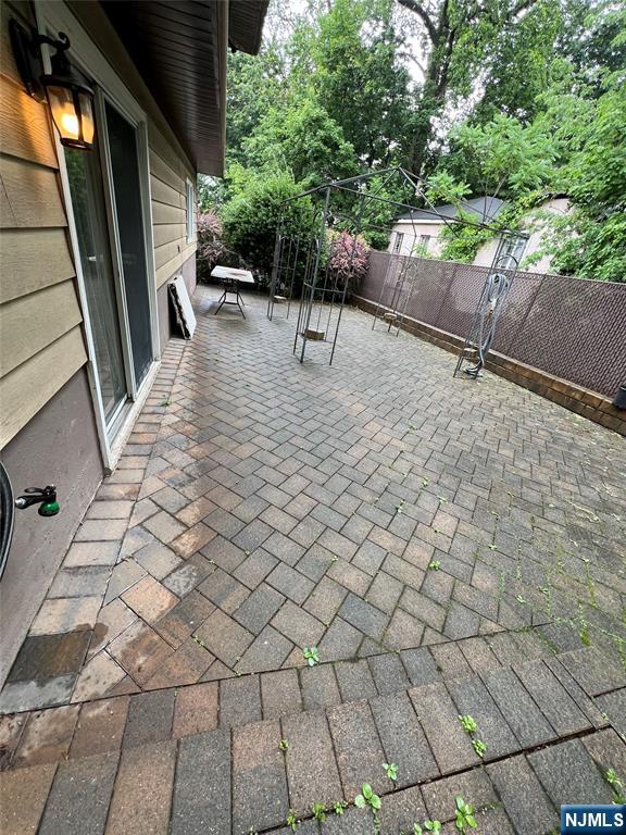 653 Maple Avenue 2A
