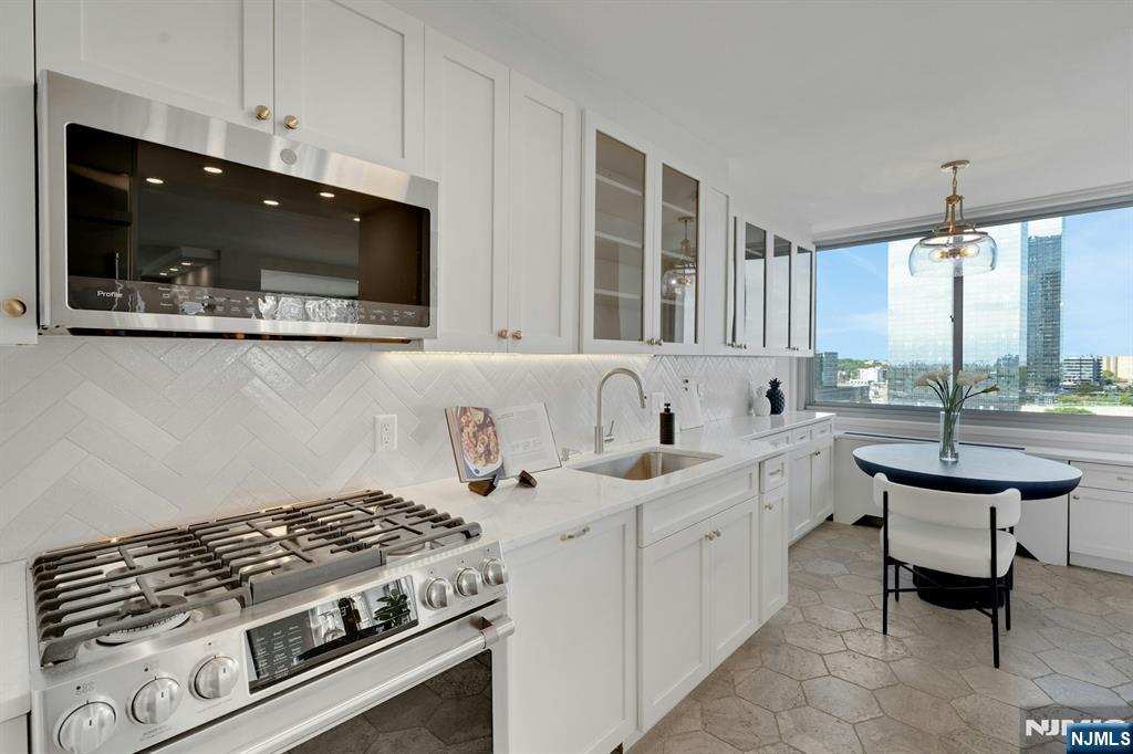 Homes for Sale in Northern NJ | ThisIsRiverEdge.com 1600 Parker Avenue 15C