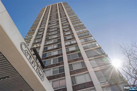 Photo of 1600 Parker Avenue #15C, Fort Lee, NJ 07024 (MLS # 26035930)