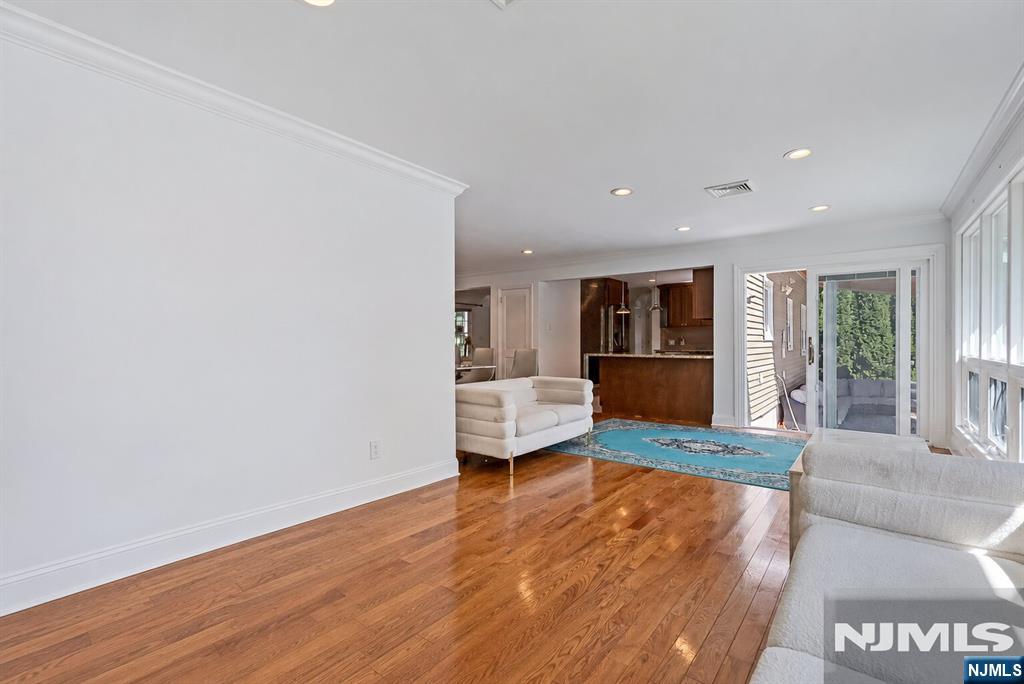 64 Spring Valley Road
