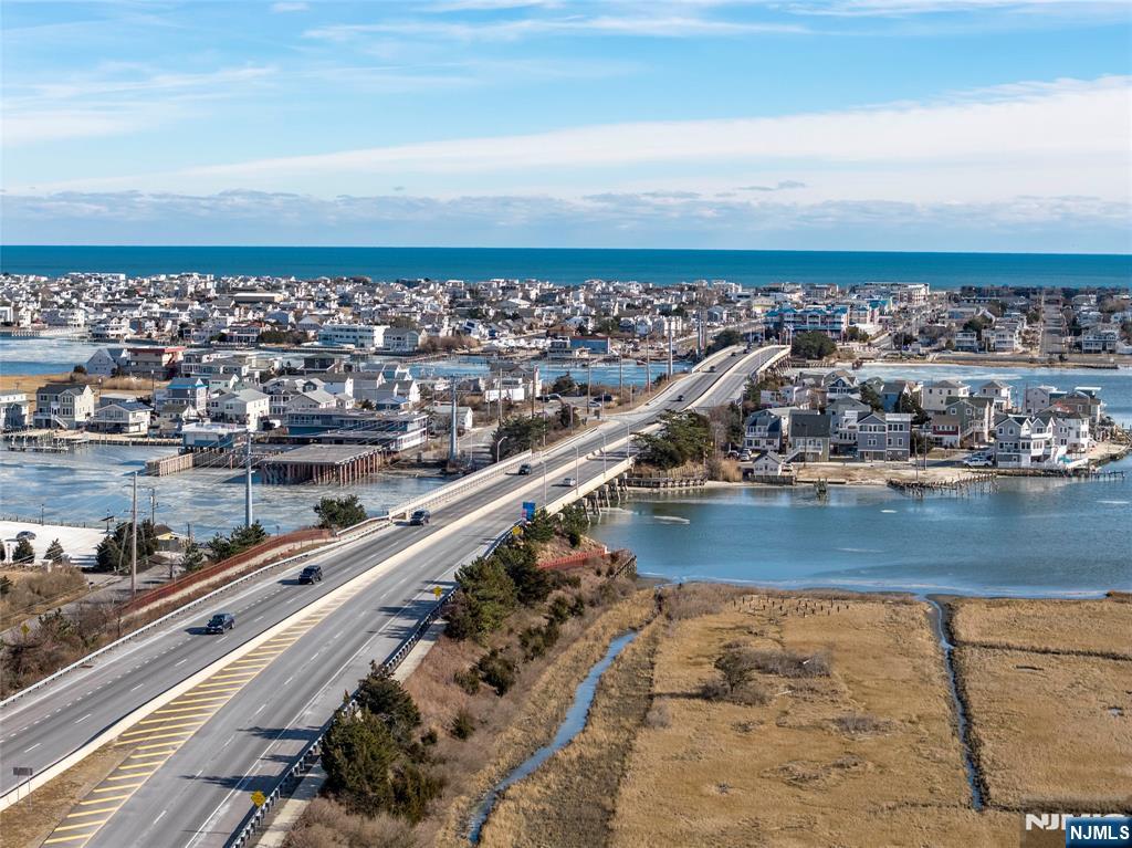 902 Long Beach Boulevard