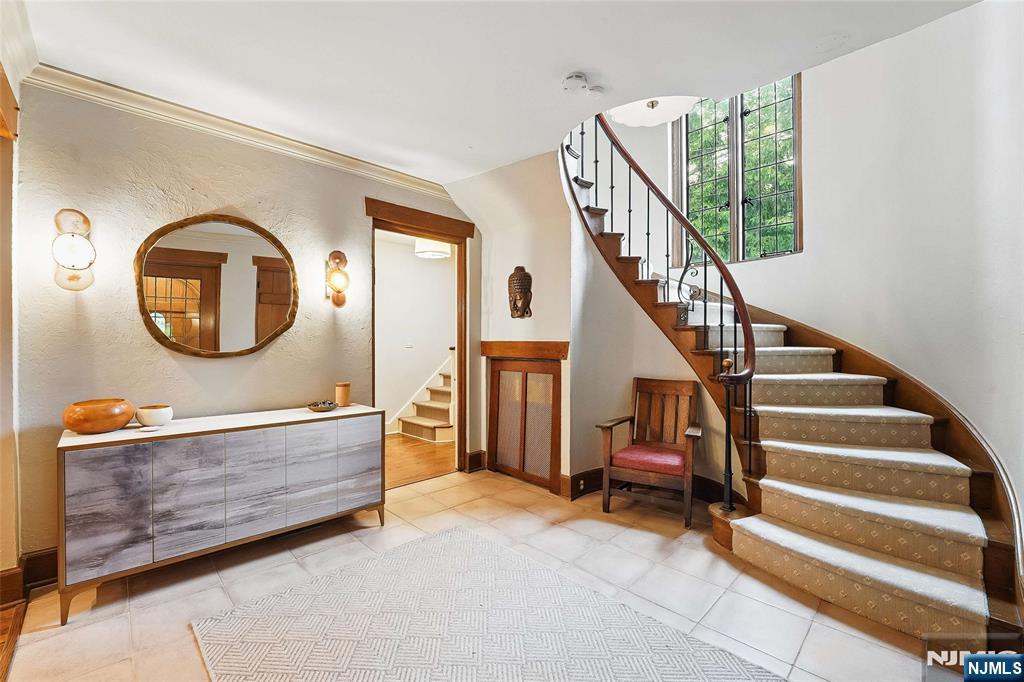 15 Wayside Place
