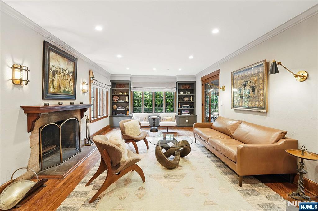 15 Wayside Place