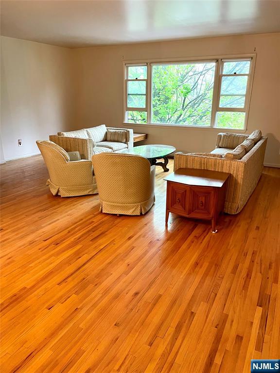 Wayne, New Jersey 07470, United States, 2 Bedrooms Bedrooms, ,3 BathroomsBathrooms,Residential,Active,128109