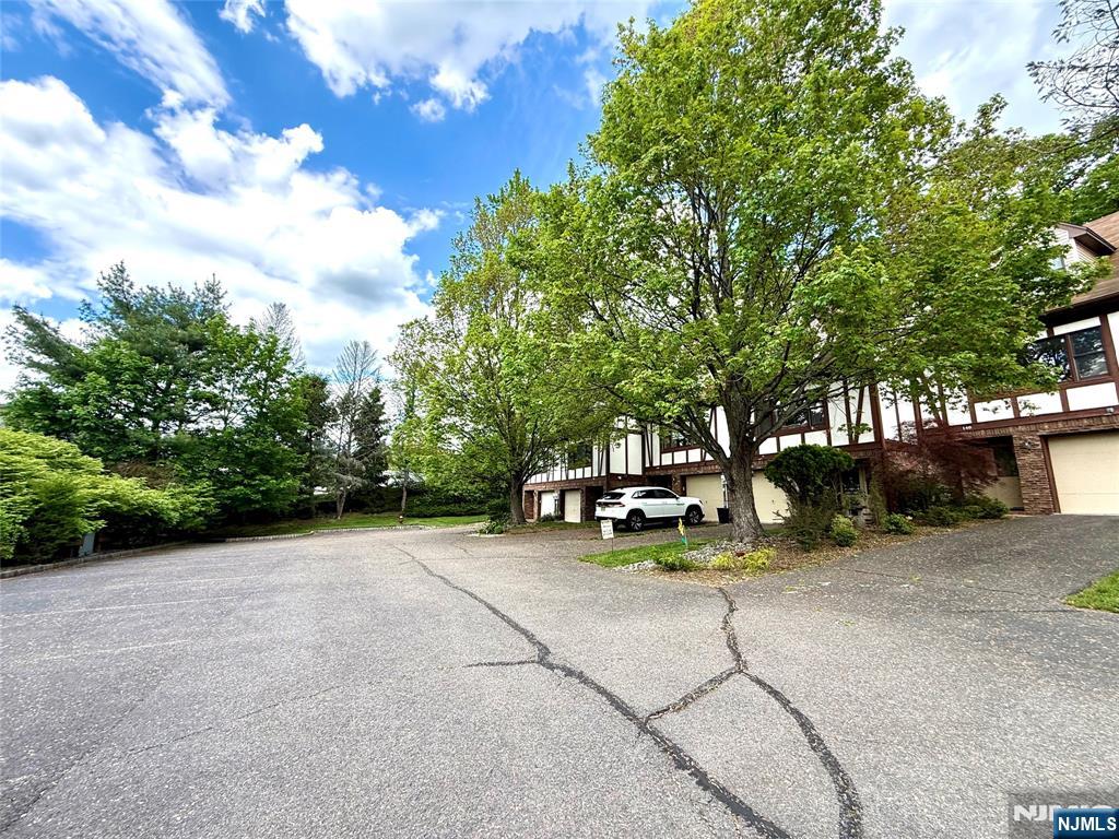 Wayne, New Jersey 07470, United States, 2 Bedrooms Bedrooms, ,3 BathroomsBathrooms,Residential,Active,128109