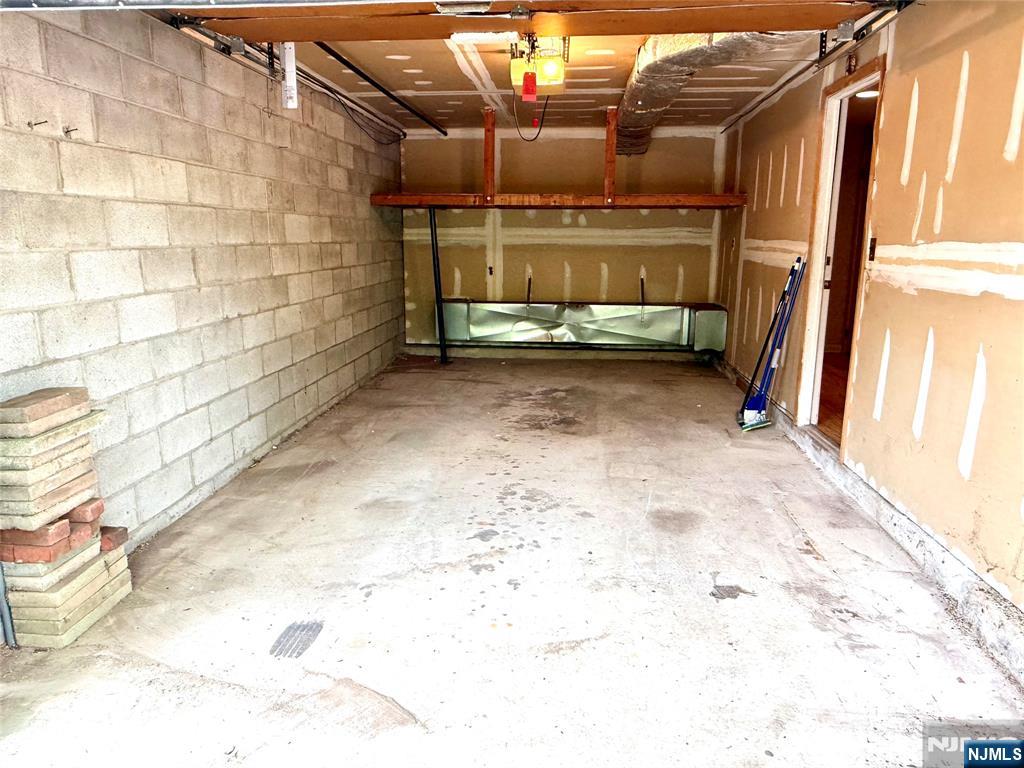 Wayne, New Jersey 07470, United States, 2 Bedrooms Bedrooms, ,3 BathroomsBathrooms,Residential,Active,128109