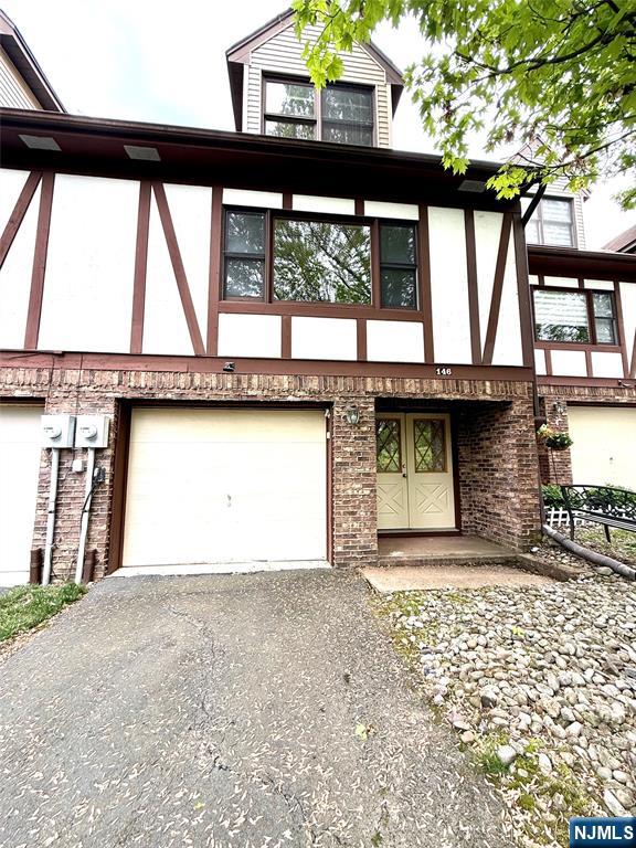 Wayne, New Jersey 07470, United States, 2 Bedrooms Bedrooms, ,3 BathroomsBathrooms,Residential,Active,128109