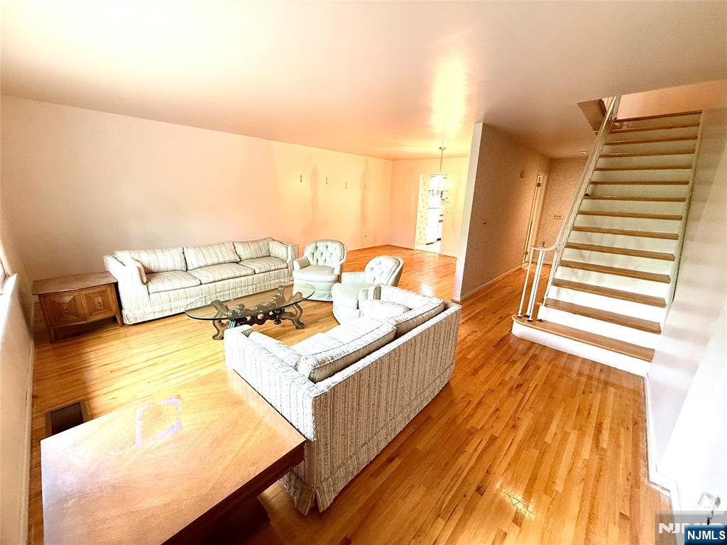 Wayne, New Jersey 07470, United States, 2 Bedrooms Bedrooms, ,3 BathroomsBathrooms,Residential,Active,128109