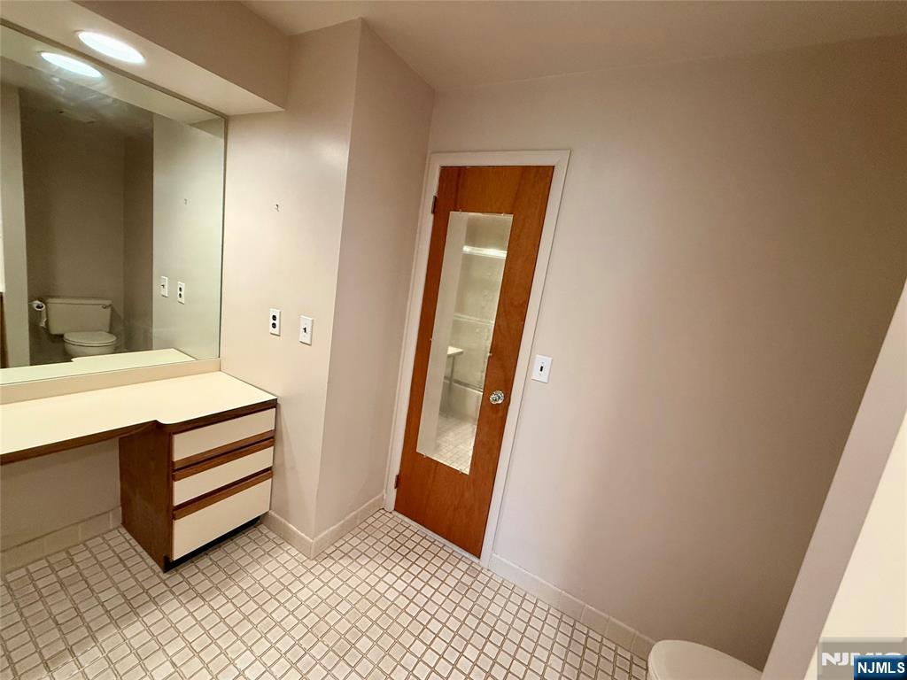 Wayne, New Jersey 07470, United States, 2 Bedrooms Bedrooms, ,3 BathroomsBathrooms,Residential,Active,128109