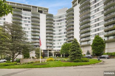 Photo of 1 Claridge Drive #523, Verona, NJ 07044 (MLS # 26010292)
