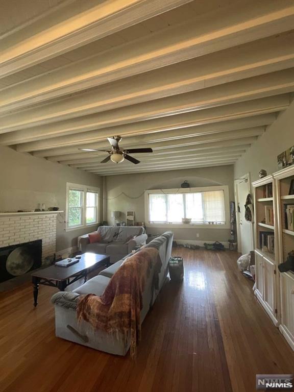 123 S Maple Avenue 1