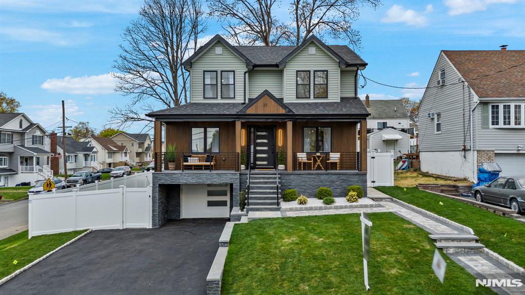 Property for Sale at 37 Highview Drive, Woodland Park, New Jersey - Bedrooms: 5 
Bathrooms: 3 
Rooms: 8  - $799,977