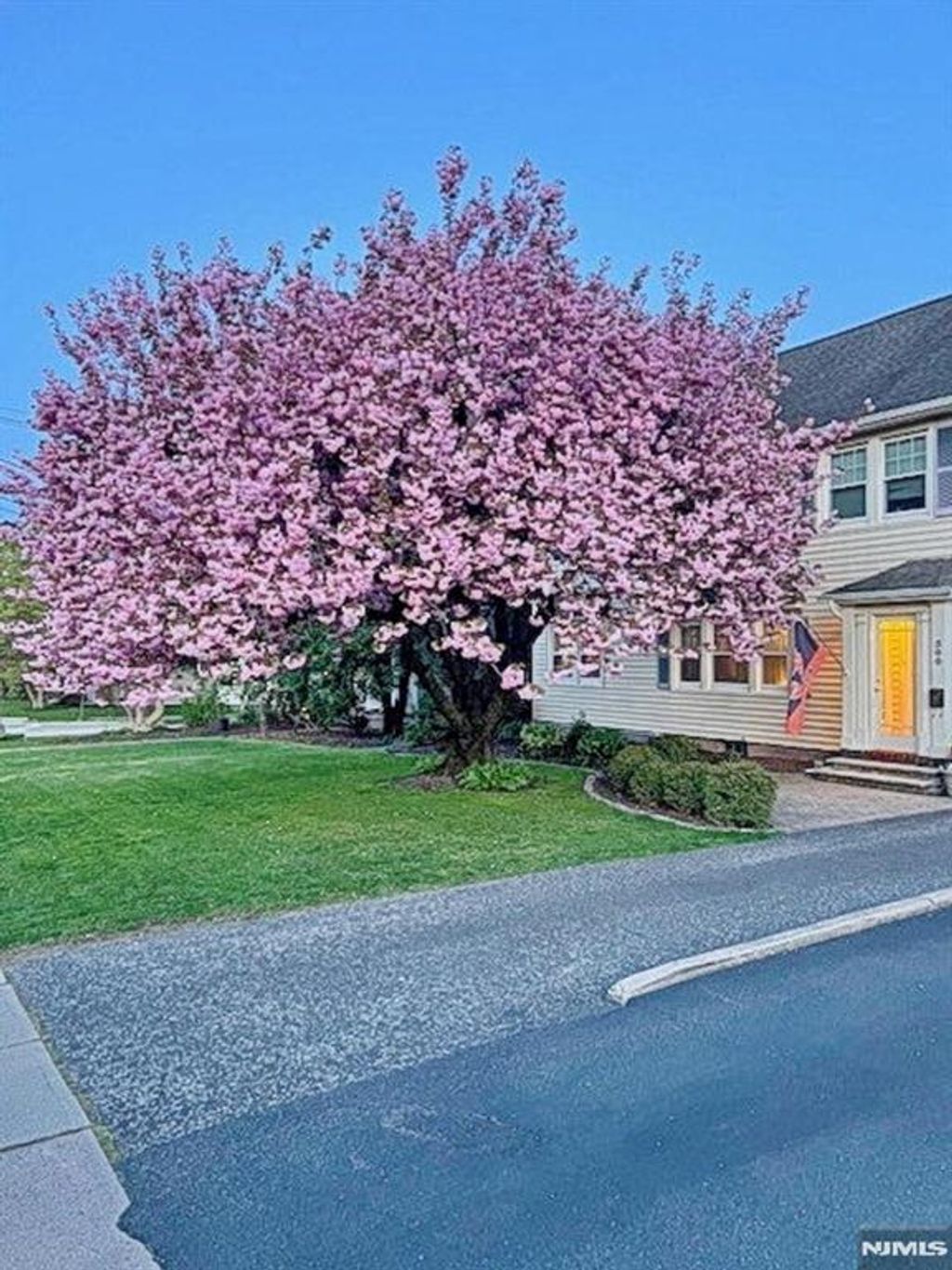 Photo of 500 Rock Road, Glen Rock, NJ 07452 (MLS # 26004342)