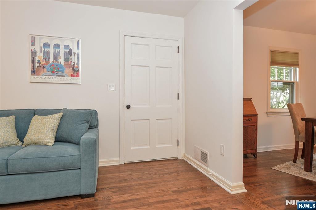 8 Highland Avenue