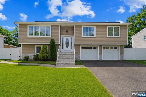 Photo of 15 Robby Road, Little Ferry, NJ 07643 (MLS # 26018696)