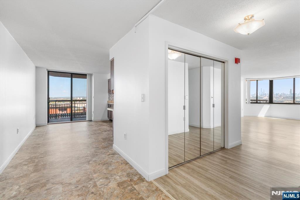 1705 Harmon Cove Tower