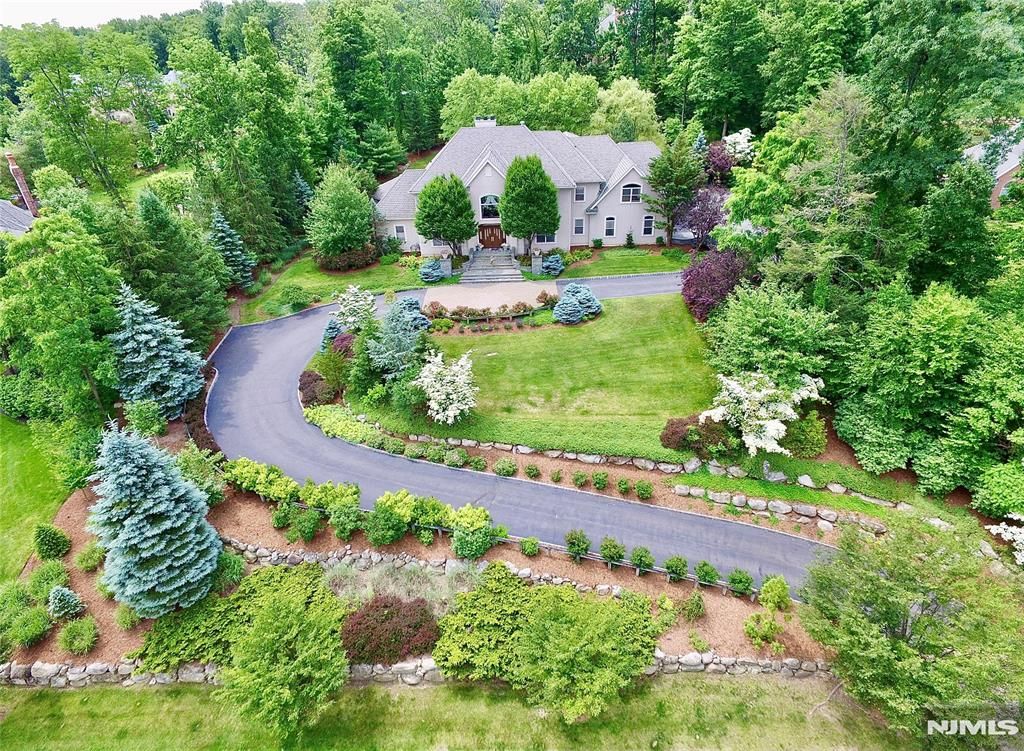 Photo of 7 Finn Court, Mahwah, NJ 07430 (MLS # 25042702)