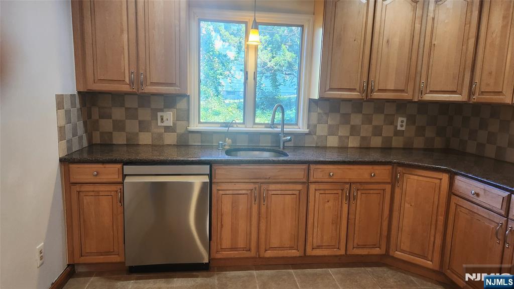 464 Oak Street 1st fl