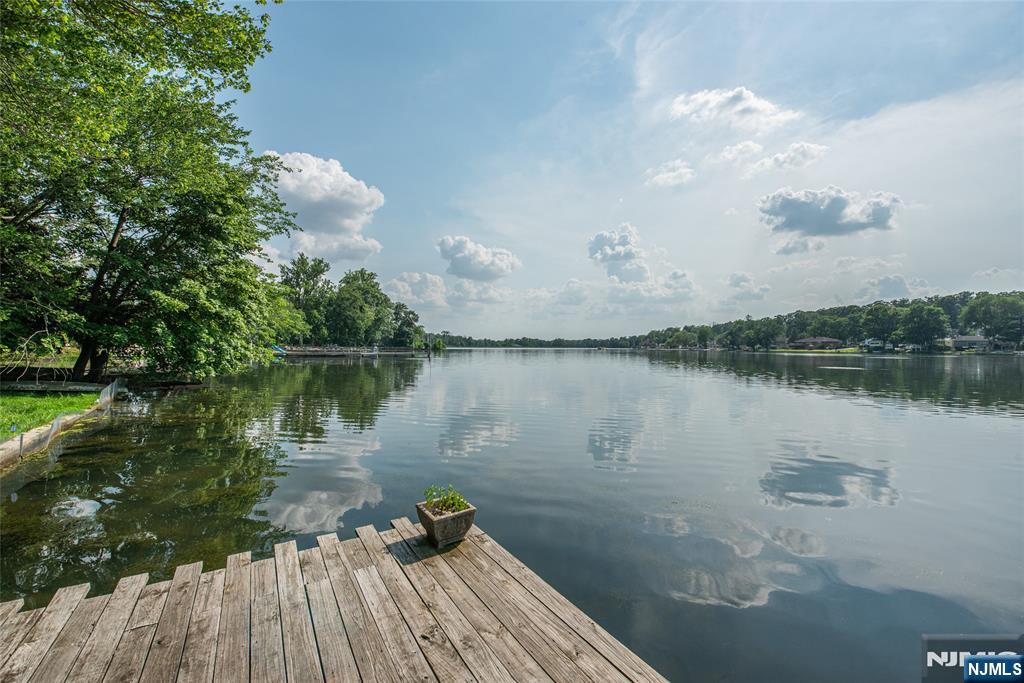 77 E Lake Drive