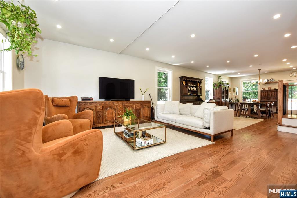69 Wyckoff Avenue