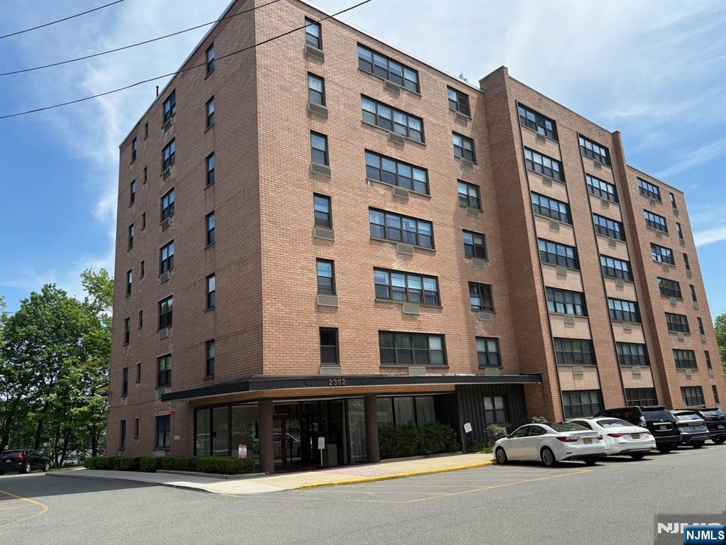 Rental Property at 2352 Linwood Ave 7A, Fort Lee, New Jersey - Bedrooms: 1 
Bathrooms: 1 
Rooms: 2  - $2,200 MO.