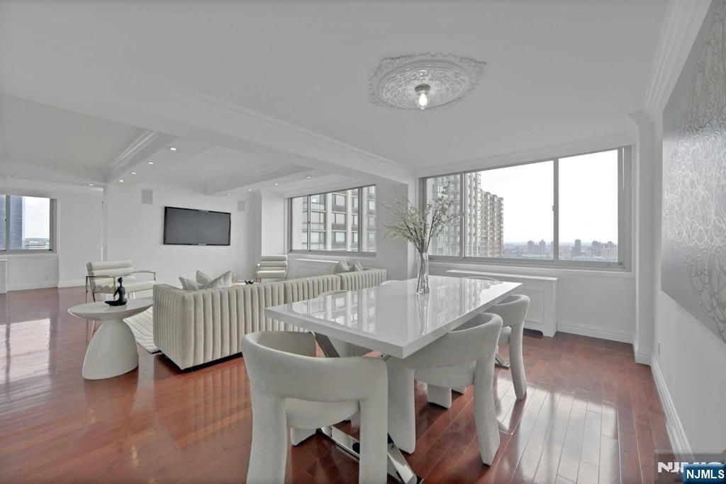 Photo of 1600 Parker Avenue #20-21C, Fort Lee, NJ 07024 (MLS # 25028712)