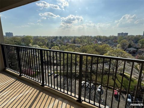 Photo of 6 Horizon Road #906, Fort Lee, NJ 07024 (MLS # 26009801)