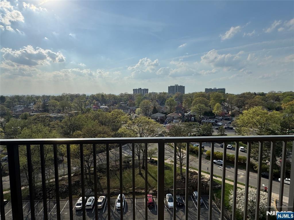 6 Horizon Road 906