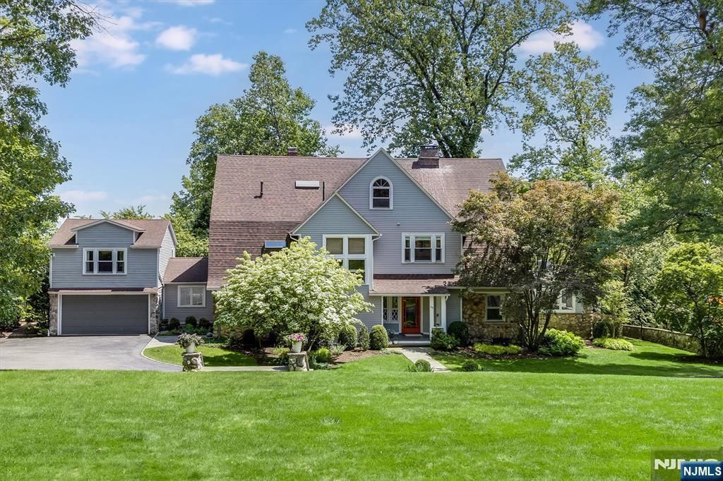 Photo of 49 Highland Avenue, Montclair, NJ 07042 (MLS # 26012922)