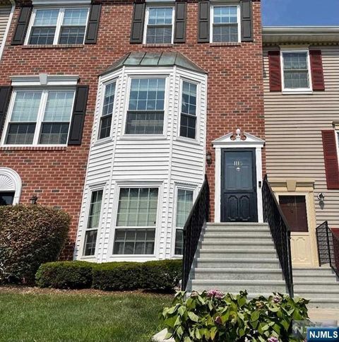 Photo of 1115 Sage Ct #1115, Mahwah, NJ 07430 (MLS # 25036043)