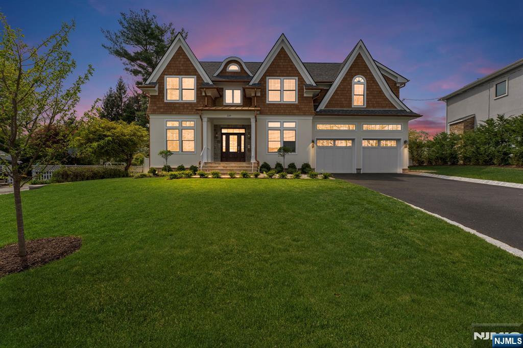 Property for Sale at 229 Bogert Place, Paramus, New Jersey - Bedrooms: 6 
Bathrooms: 7 
Rooms: 12  - $2,675,000