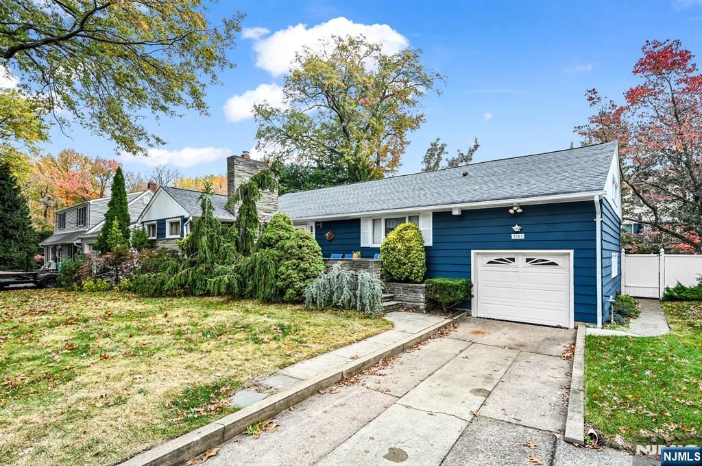 Photo of 1061 Roosevelt Avenue, New Milford, NJ 07646 (MLS # 25033074)