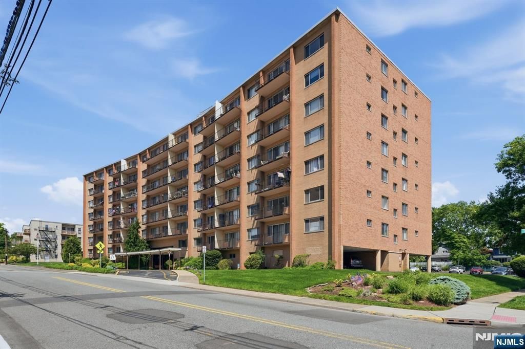 Photo of 265 Main Street #704, Ridgefield Park, NJ 07660 (MLS # 26018756)