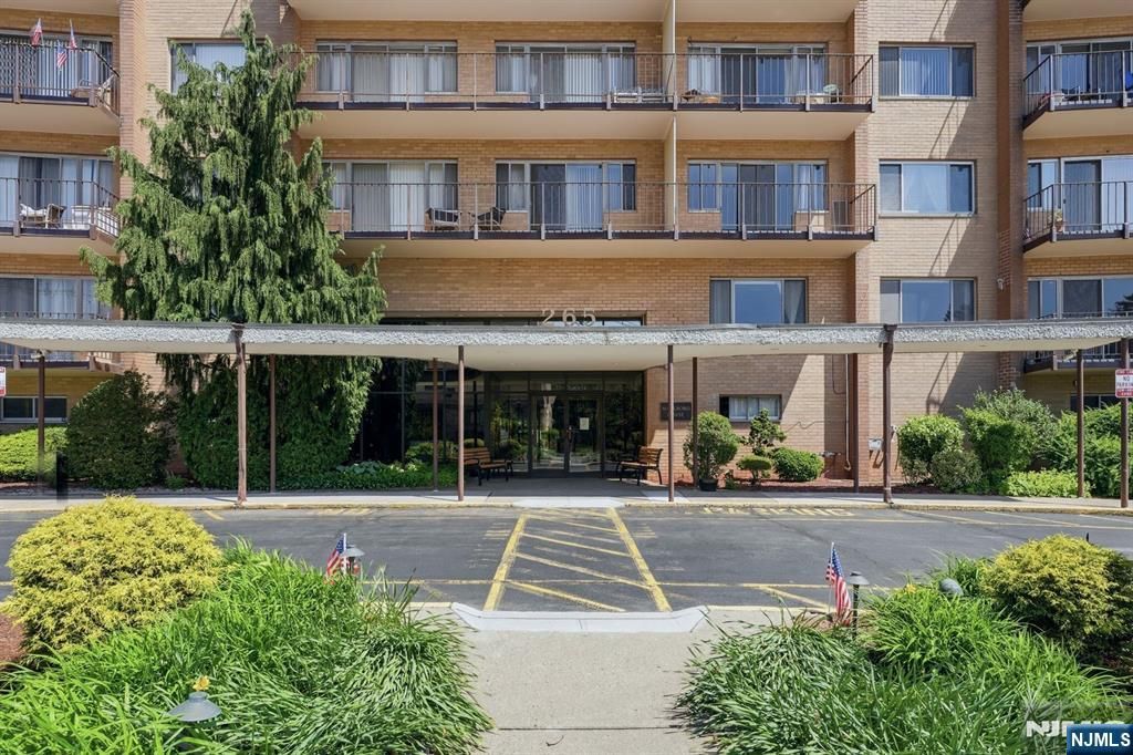 Photo of 265 Main Street #704, Ridgefield Park, NJ 07660 (MLS # 26018756)